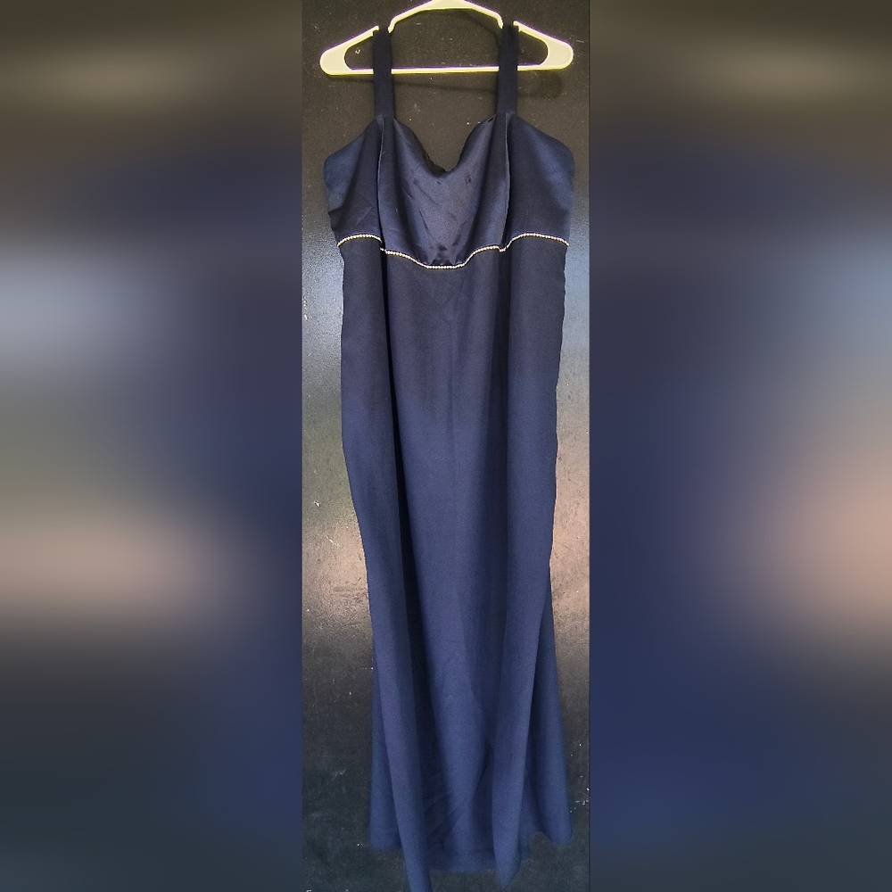 Elegant Navy Blue Evening Gown - Picture 1 of 2